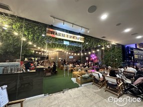 Warm Up Cafe