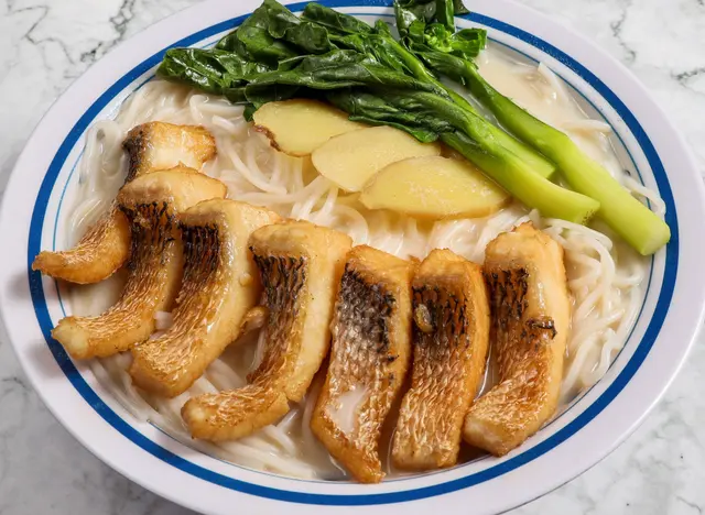 Hong Kong Street Chun Tat Kee 881 (XO) Fish Head Beehoon - Cantonese ...