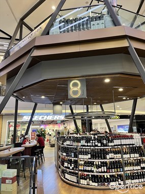 8 BY BOTTLES & BOTTLES