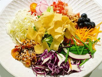 Lucky Lo Hei Salad