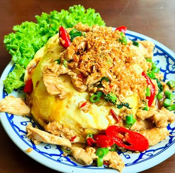 Creamy Omelette Basil (Chicken)