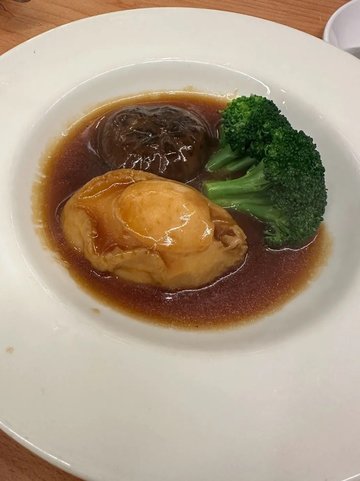 Braised Whole Abalone with Superior Oyster Sauce 