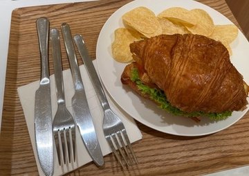 chunky chicken croissant 