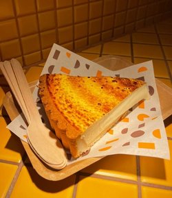 Signature Olivia Cheesecake